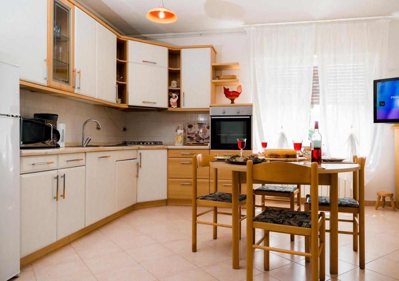 Apartment Dora أوماغ المظهر الخارجي الصورة